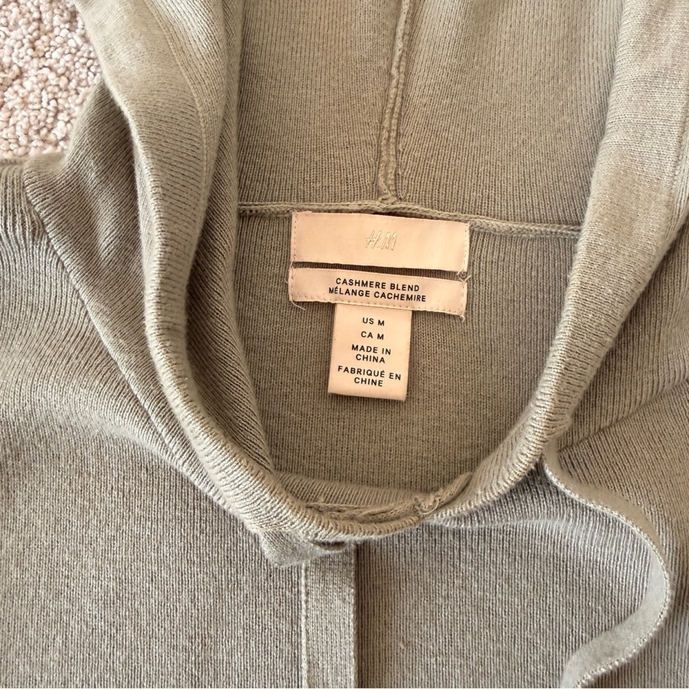 Gorgeous Cashmere Blend Sage Green Knit Hoddie - Picture 4 of 5